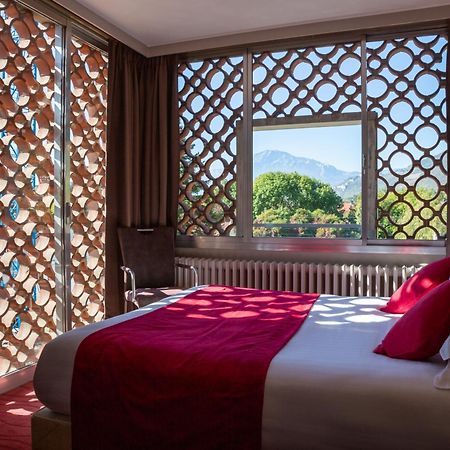 Hotel Les Trois Roses, Meylan Grenoble Bagian luar foto