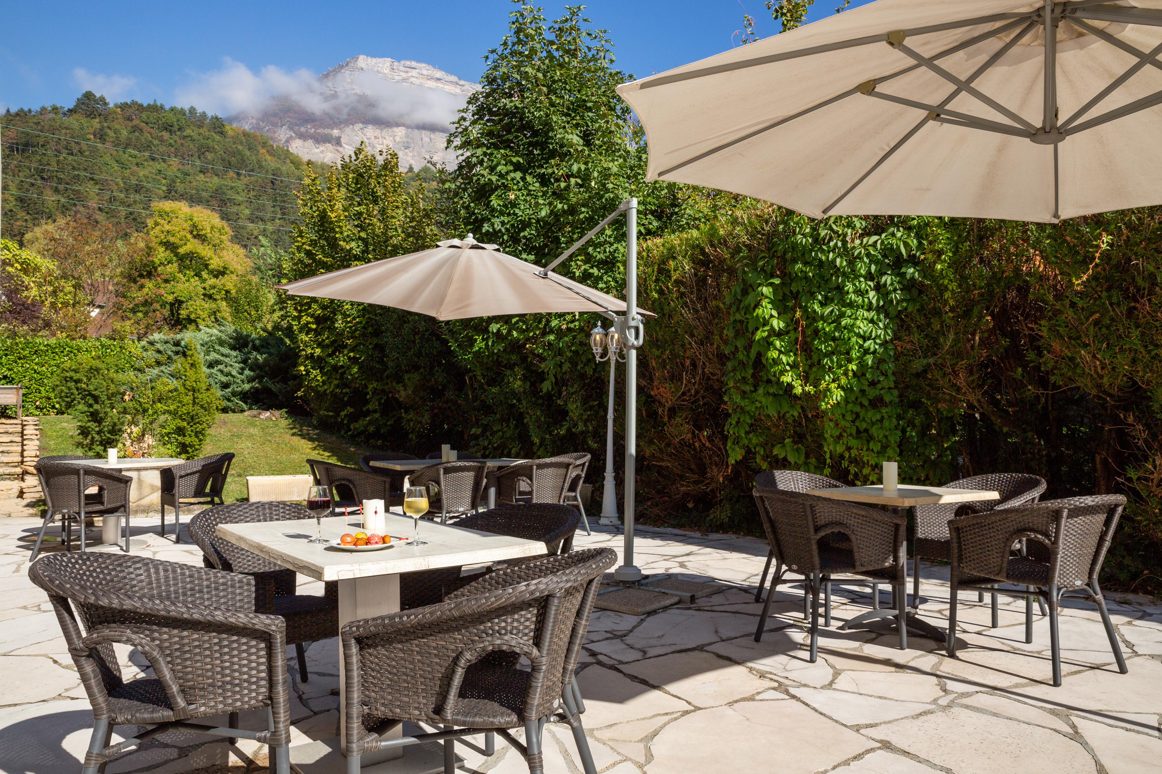 Hotel Les Trois Roses, Meylan Grenoble Bagian luar foto