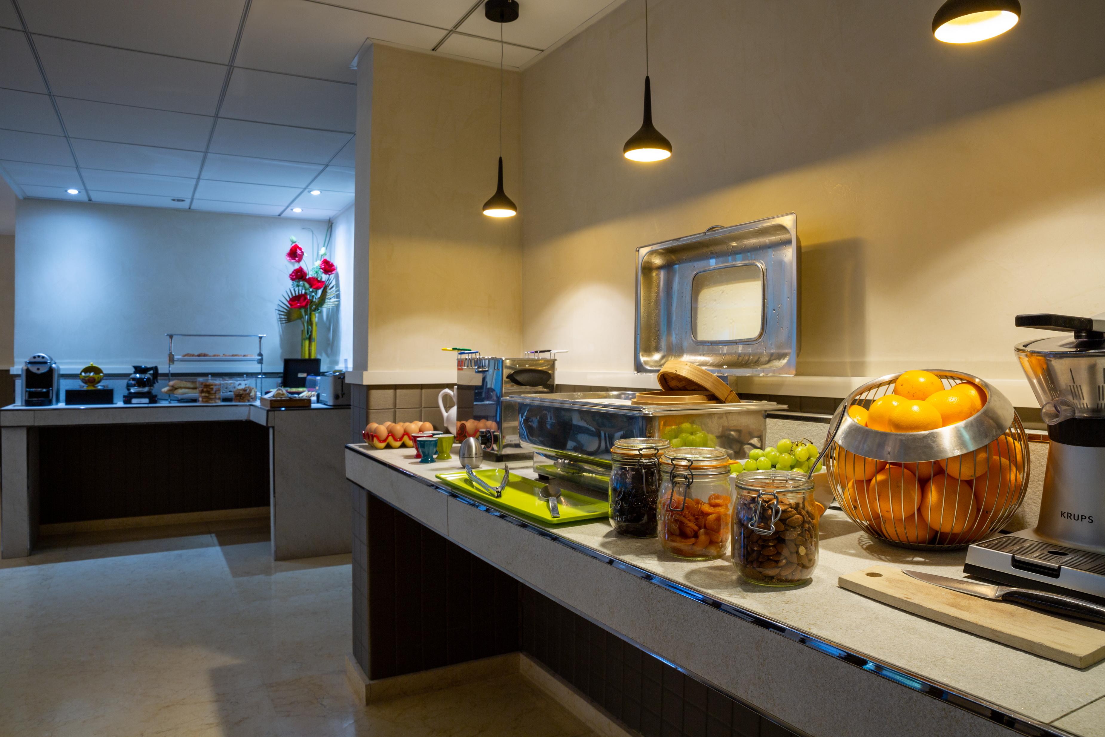 Hotel Les Trois Roses, Meylan Grenoble Bagian luar foto