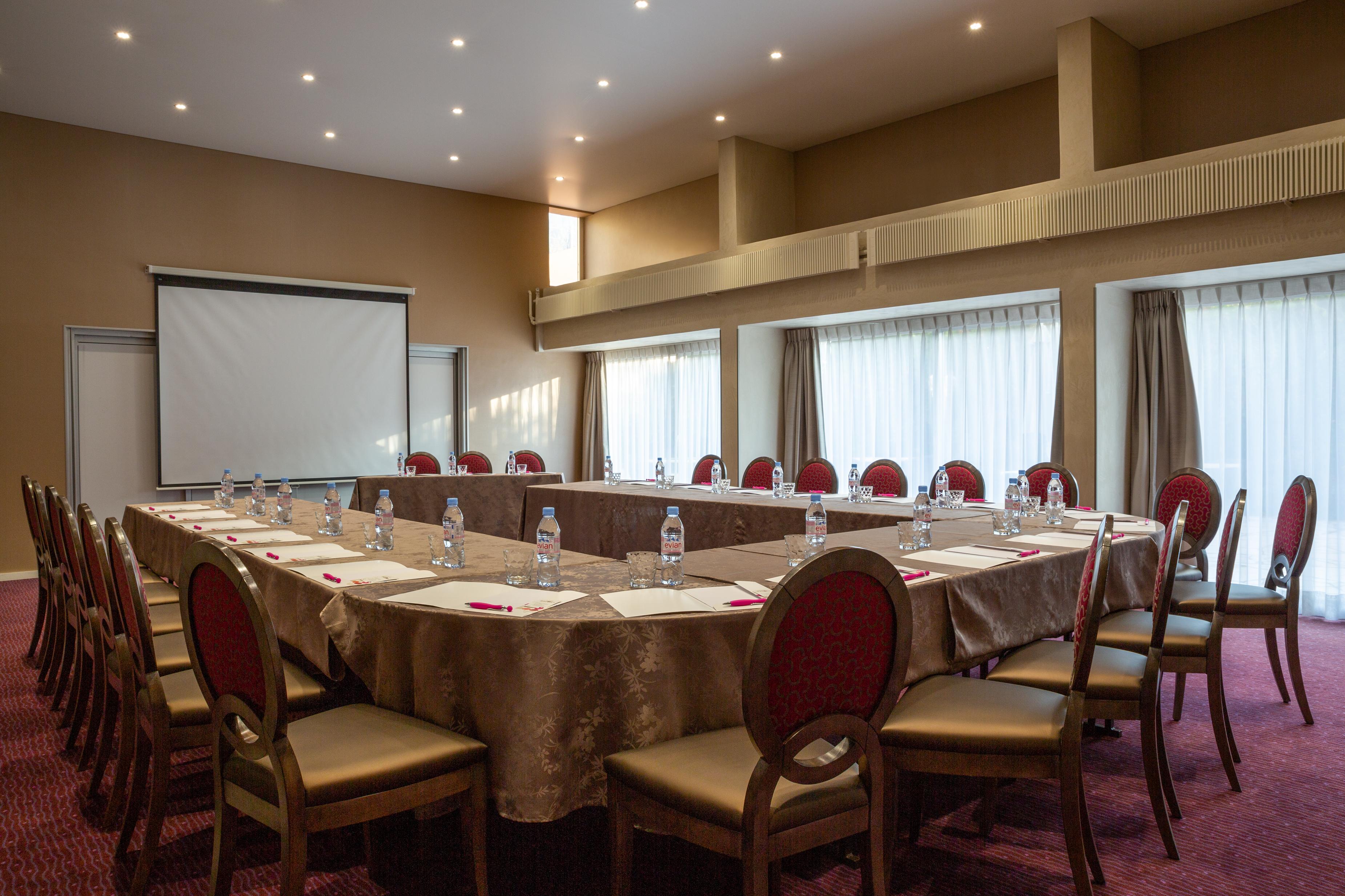 Hotel Les Trois Roses, Meylan Grenoble Bagian luar foto