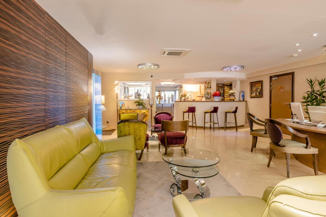 Hotel Les Trois Roses, Meylan Grenoble Bagian luar foto