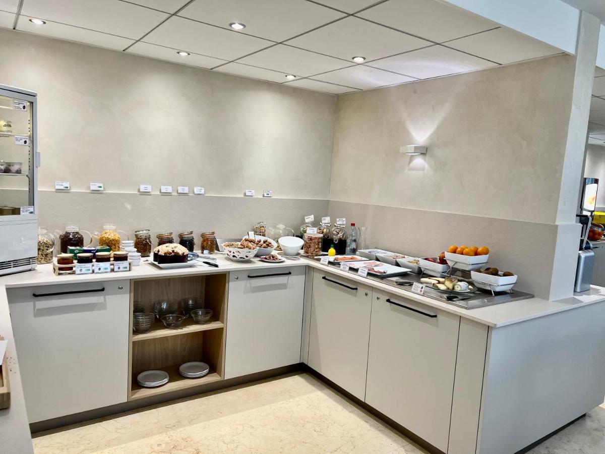 Hotel Les Trois Roses, Meylan Grenoble Bagian luar foto