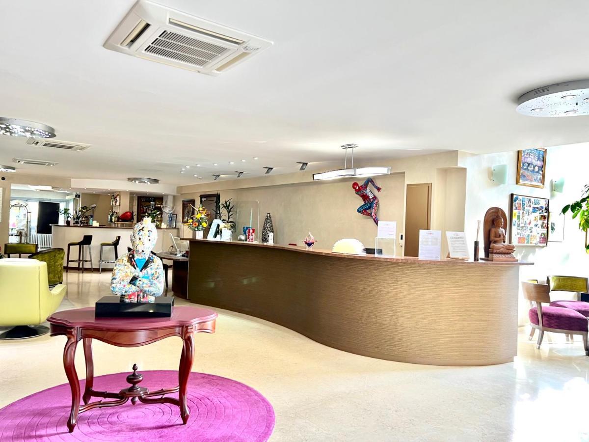 Hotel Les Trois Roses, Meylan Grenoble Bagian luar foto