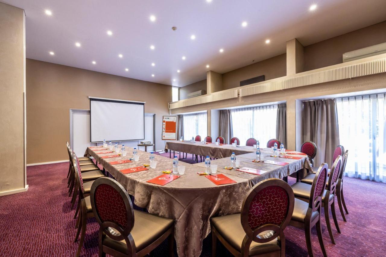 Hotel Les Trois Roses, Meylan Grenoble Bagian luar foto