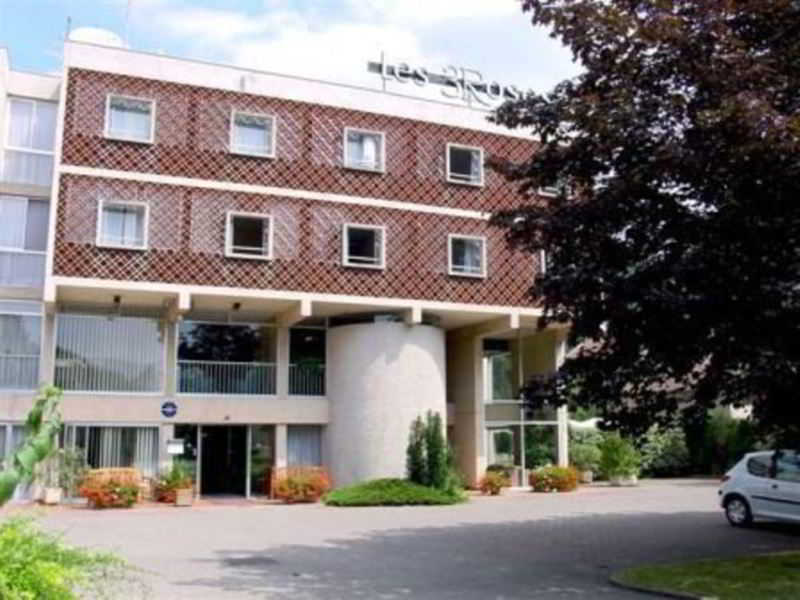 Hotel Les Trois Roses, Meylan Grenoble Bagian luar foto