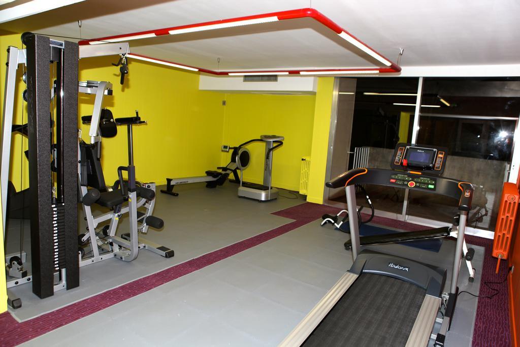 Hotel Les Trois Roses, Meylan Grenoble Bagian luar foto