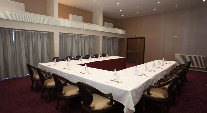 Hotel Les Trois Roses, Meylan Grenoble Bagian luar foto