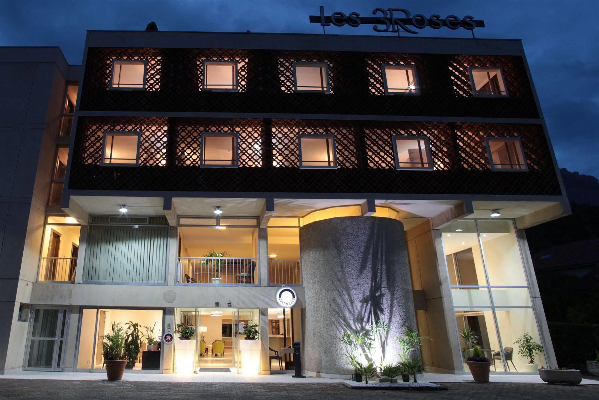 Hotel Les Trois Roses, Meylan Grenoble Bagian luar foto